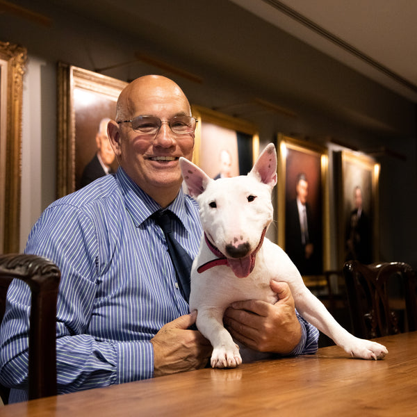 A Dog'sLife with Anna Webb joined by The Kennel Club's Bill Lambert